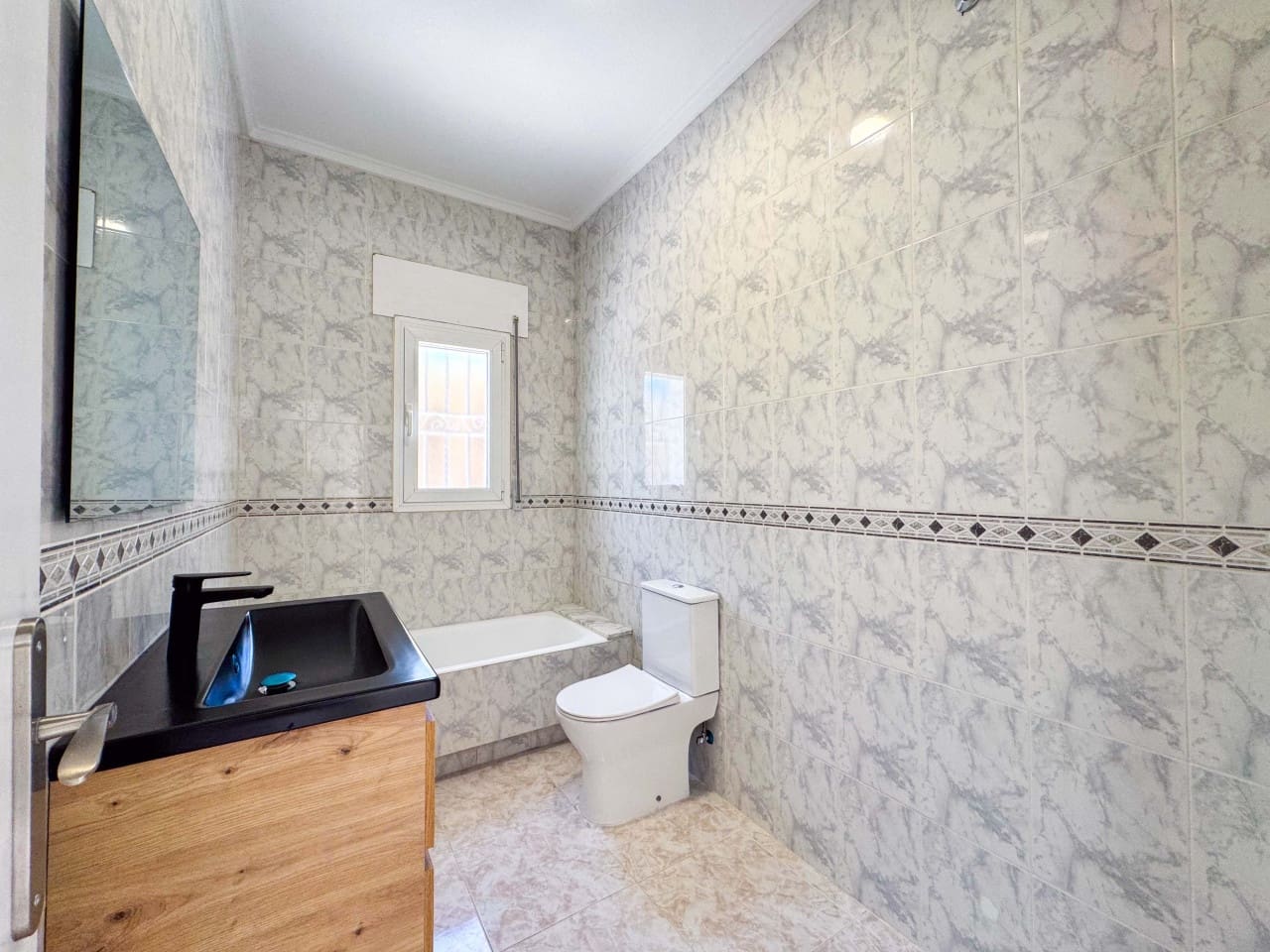 4 Zimmer Villa zu verkaufen in Ciudad Quesada mit Pool Garage - 439.000 € (Ref: 9238827)