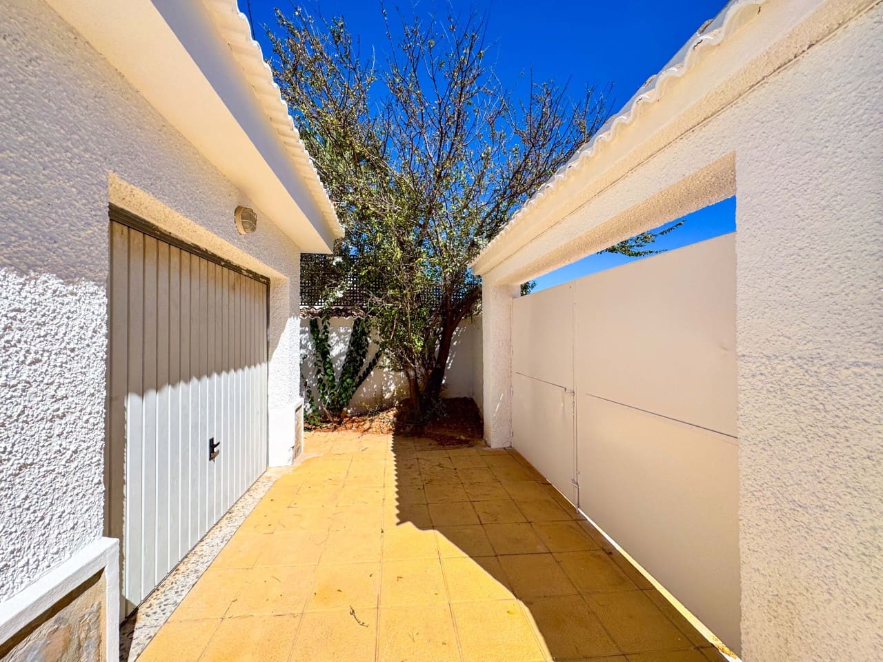 4 Zimmer Villa zu verkaufen in Ciudad Quesada mit Pool Garage - 439.000 € (Ref: 9238827)