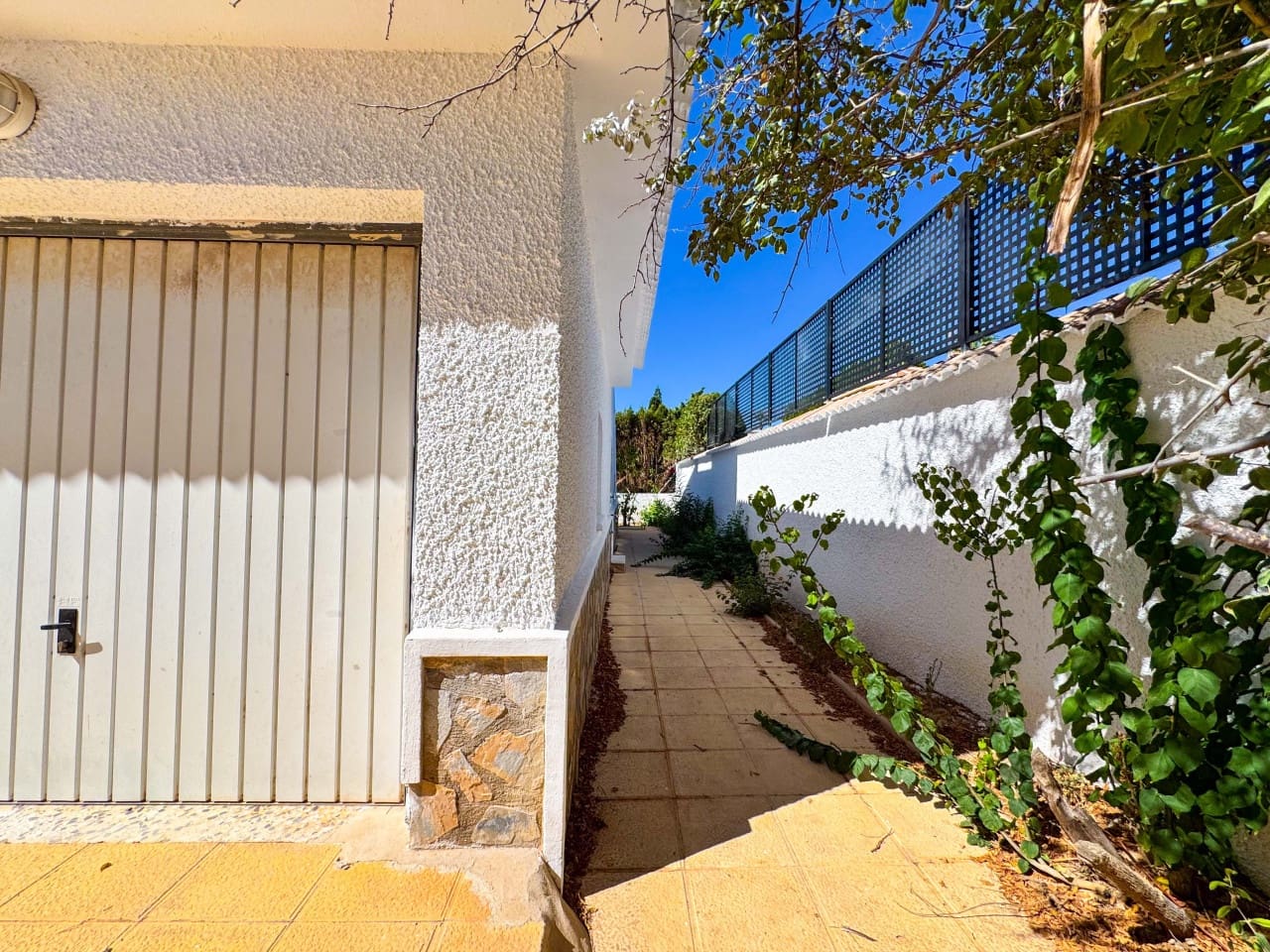 4 Zimmer Villa zu verkaufen in Ciudad Quesada mit Pool Garage - 439.000 € (Ref: 9238827)