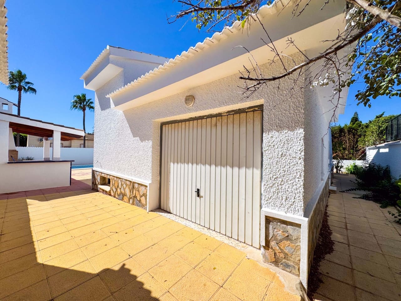 4 Zimmer Villa zu verkaufen in Ciudad Quesada mit Pool Garage - 439.000 € (Ref: 9238827)