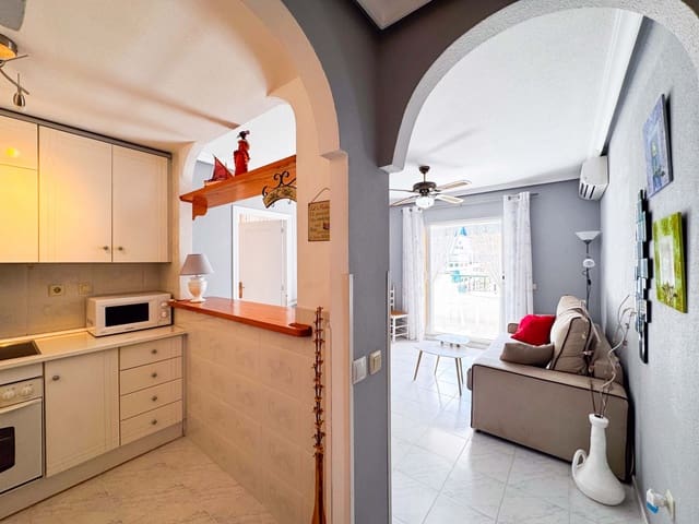 1 sypialnia Apartament na sprzedaż w Los Europeos, Torrevieja z basenem - 158 000 € (Ref: 9254471)