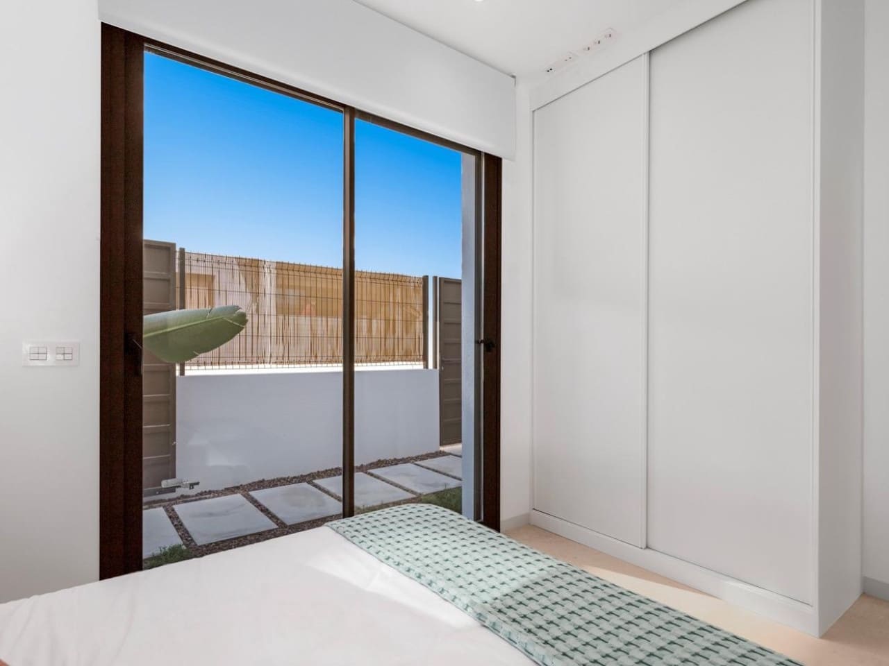 3 makuuhuone Huvila myytävänä paikassa Los Alcazares mukana uima-altaan 
autotalli - 599 000 € (Ref: 9254552)