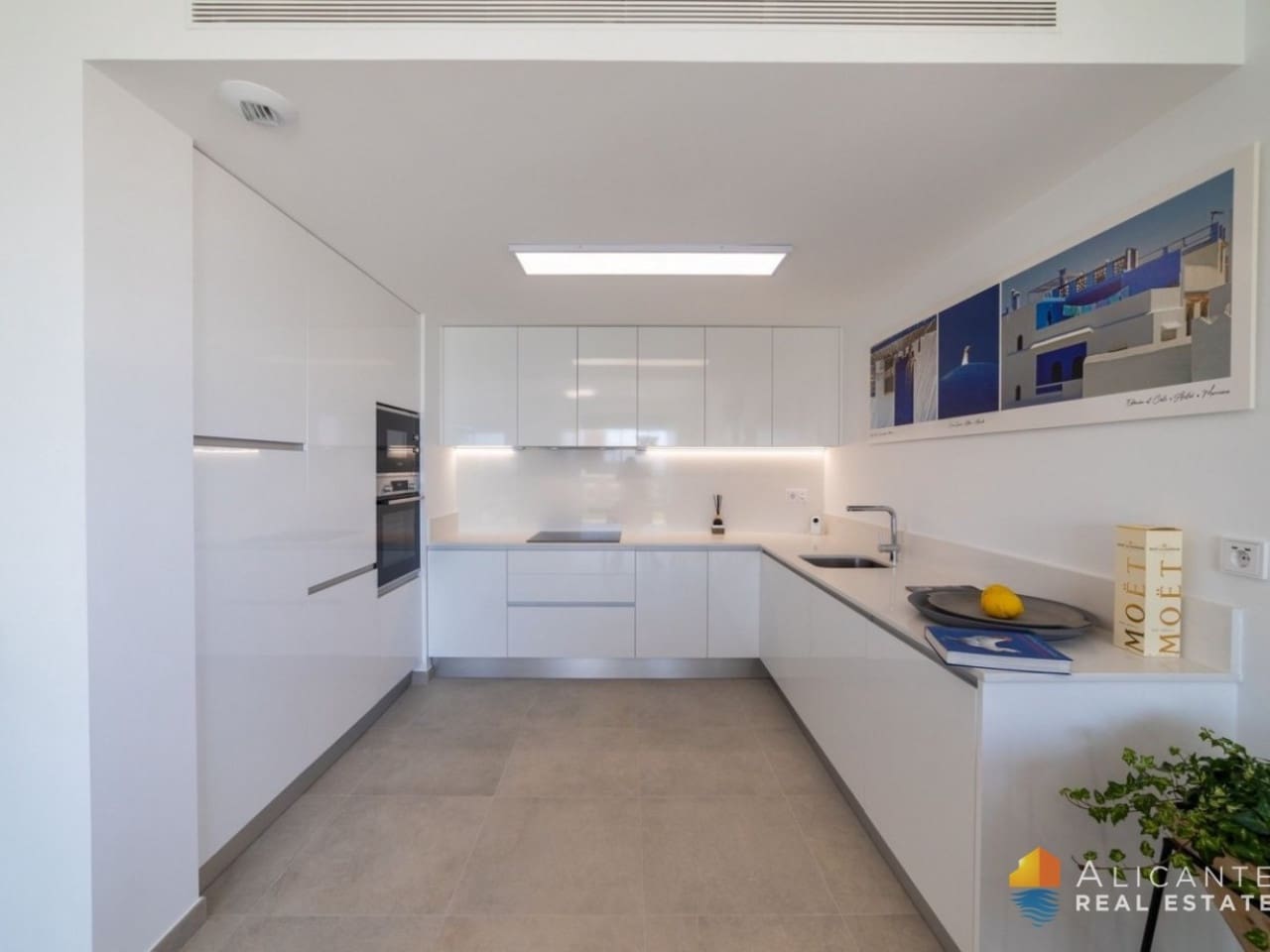 3 sovrum Lägenhet till salu i Gran Alacant med pool - 405 000 € (Ref: 9272197)