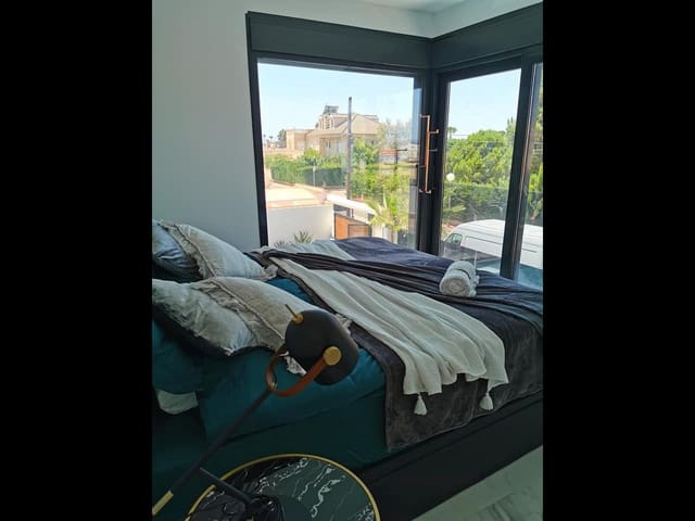 3 chambre Villa/Maison à vendre à El Chaparral - La Siesta - La Torreta, Torrevieja avec piscine garage - 750 000 € (Ref: 9278468)