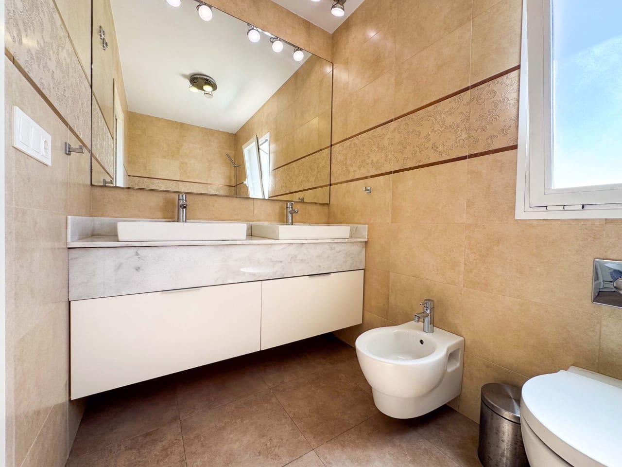 6 Zimmer Villa zu verkaufen in San Fulgencio mit Pool Garage - 699.000 € (Ref: 9279846)