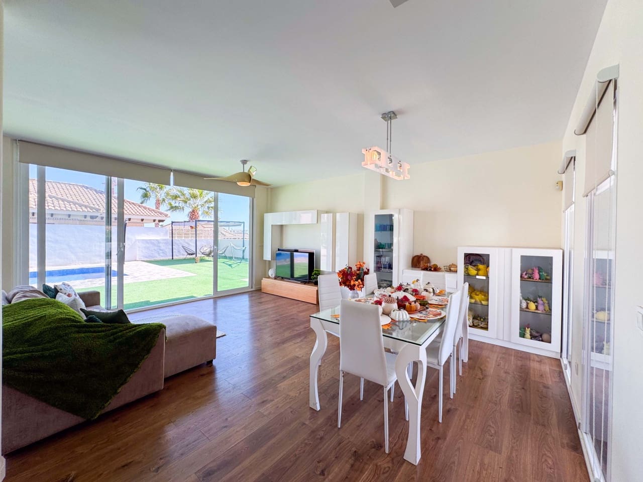 6 Zimmer Villa zu verkaufen in San Fulgencio mit Pool Garage - 699.000 € (Ref: 9279846)