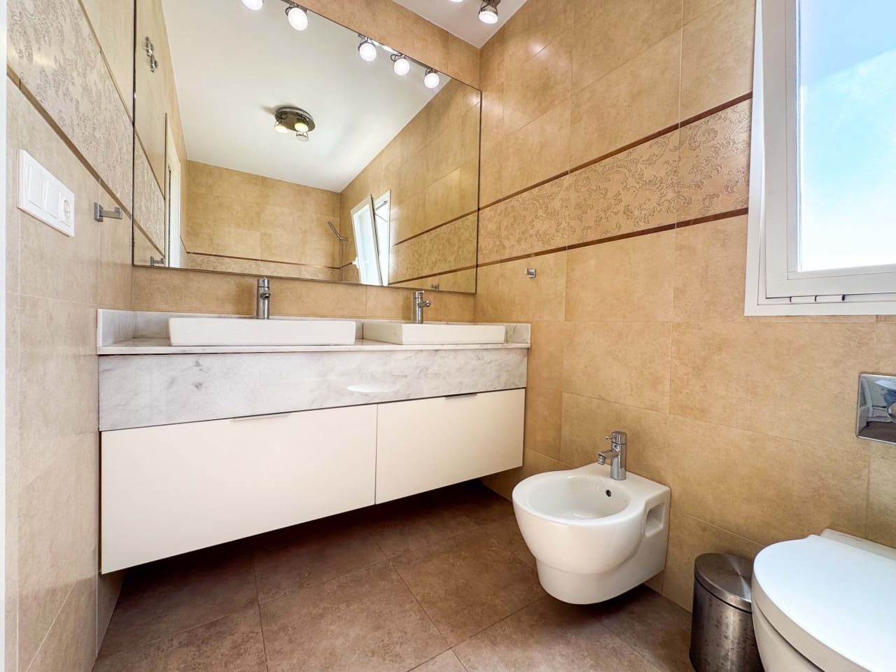 6 Zimmer Villa zu verkaufen in San Fulgencio mit Pool Garage - 699.000 € (Ref: 9279846)