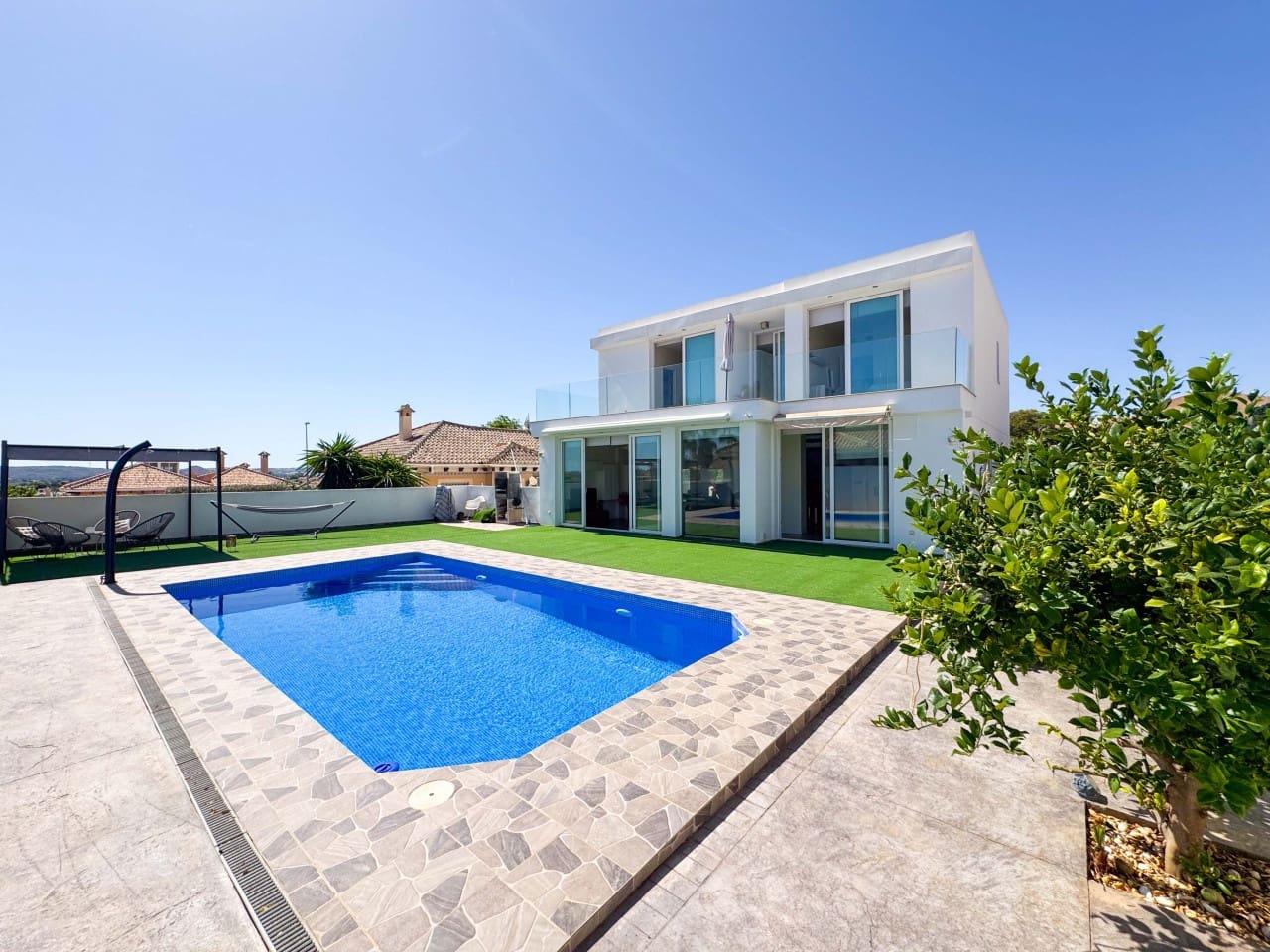 6 Zimmer Villa zu verkaufen in San Fulgencio mit Pool Garage - 699.000 € (Ref: 9279846)