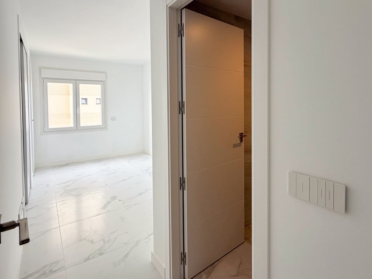 3 soveværelse Lejlighed til salg i Torrevieja med swimmingpool garage - € 599.900 (Ref: 9285674)