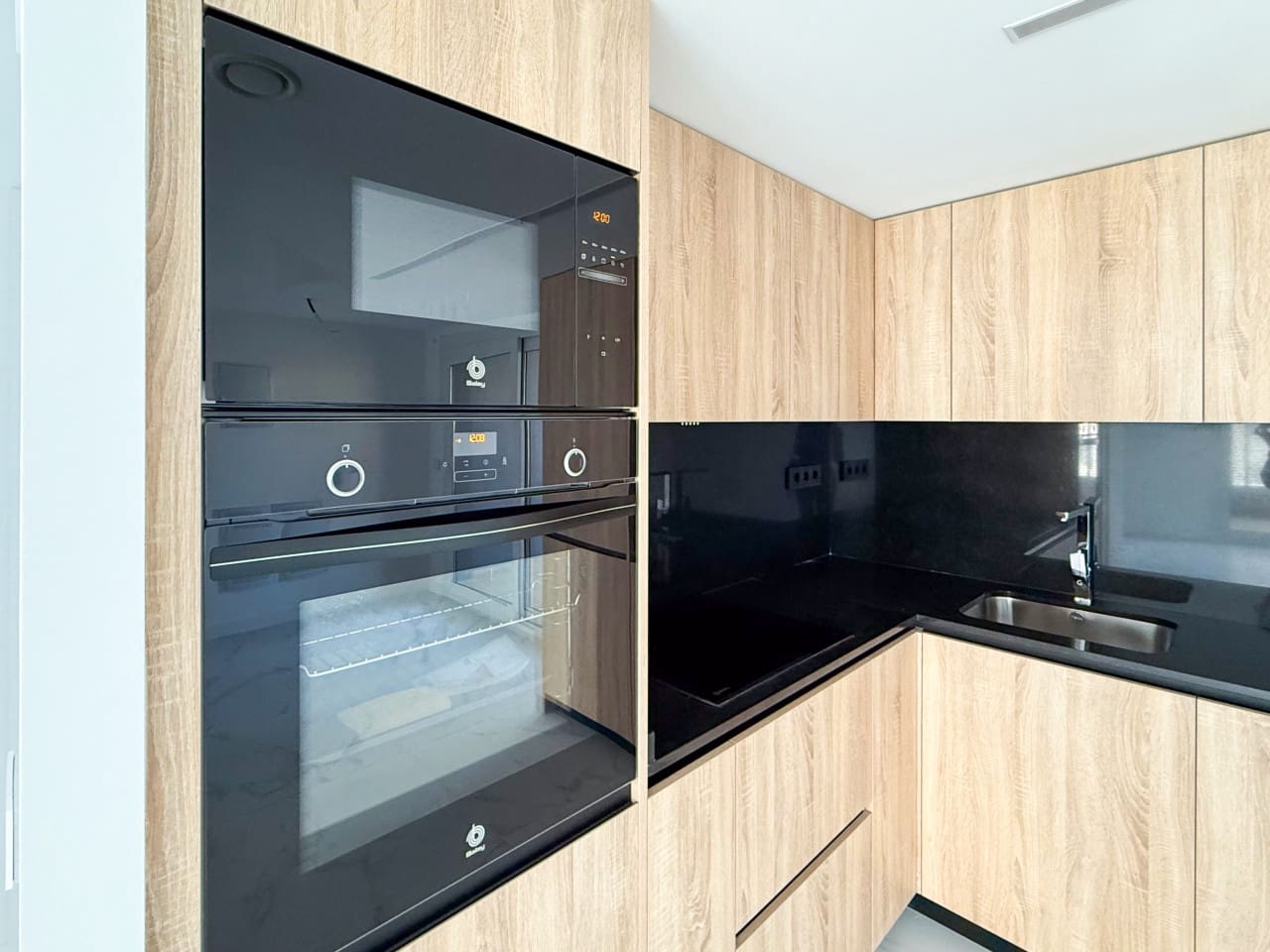 3 soveværelse Lejlighed til salg i Torrevieja med swimmingpool garage - € 599.900 (Ref: 9285674)