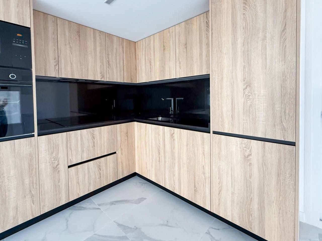 3 soveværelse Lejlighed til salg i Torrevieja med swimmingpool garage - € 599.900 (Ref: 9285674)