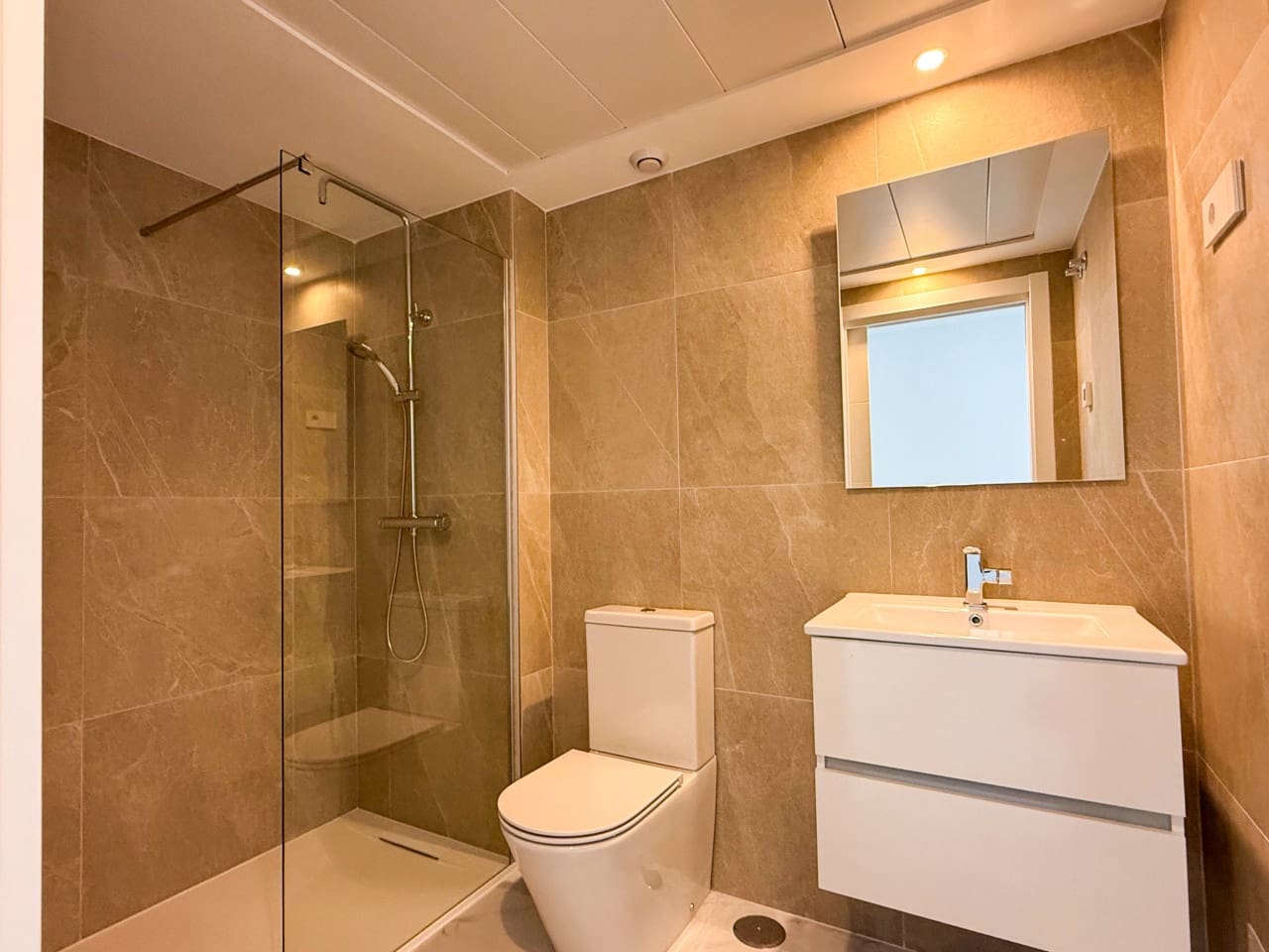 3 soveværelse Lejlighed til salg i Torrevieja med swimmingpool garage - € 599.900 (Ref: 9285674)