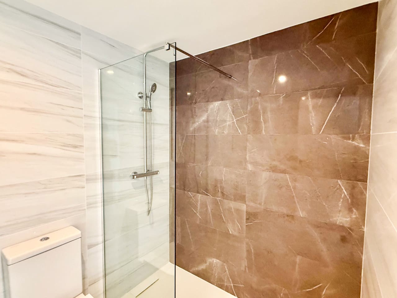 3 soveværelse Lejlighed til salg i Torrevieja med swimmingpool garage - € 599.900 (Ref: 9285674)