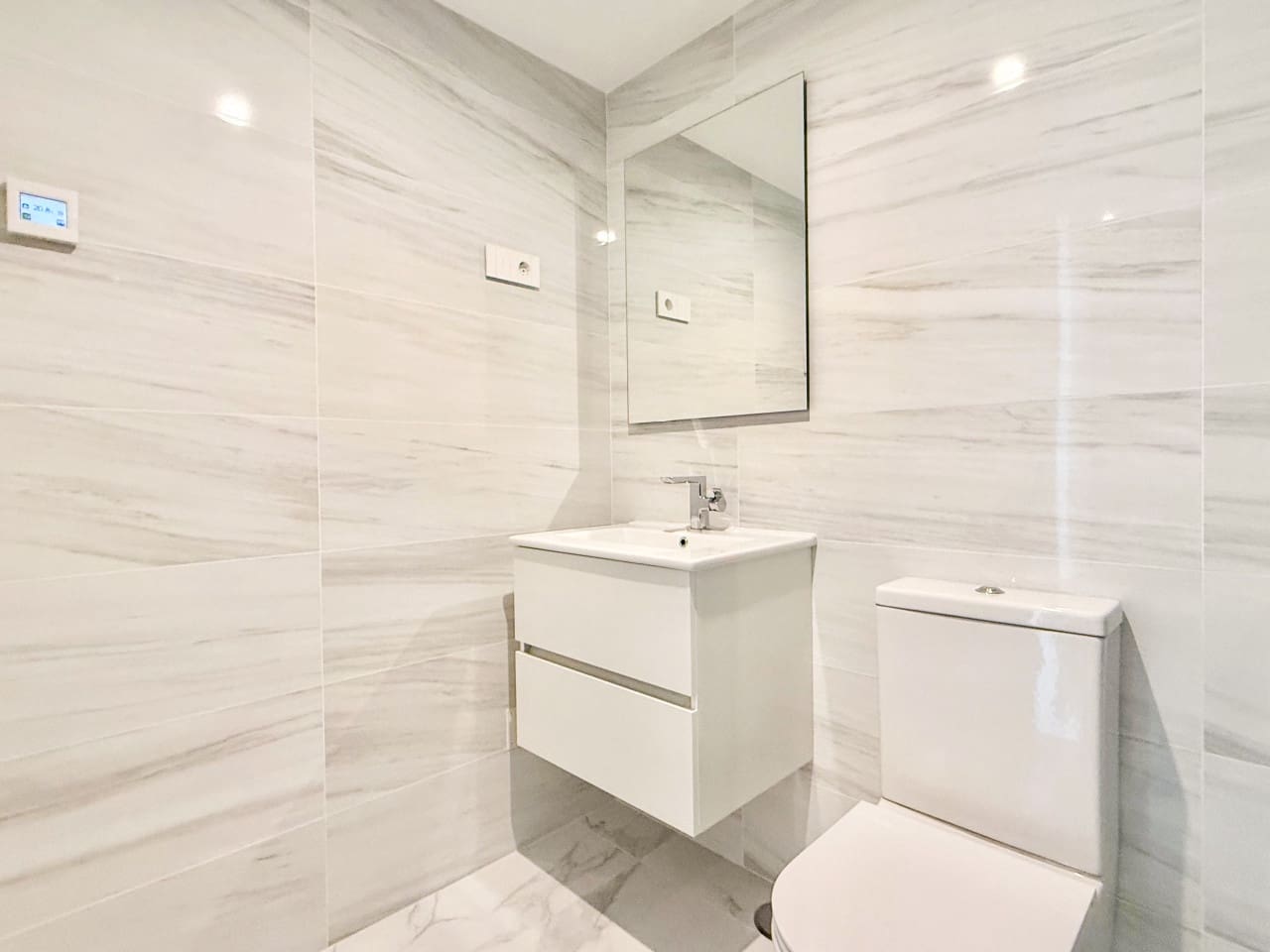 3 soveværelse Lejlighed til salg i Torrevieja med swimmingpool garage - € 599.900 (Ref: 9285674)