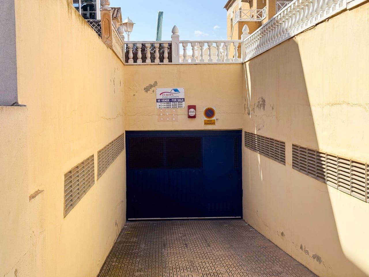 2 bedroom Villa for sale in Torrevieja with pool garage - € 169,900 (Ref: 9288403)