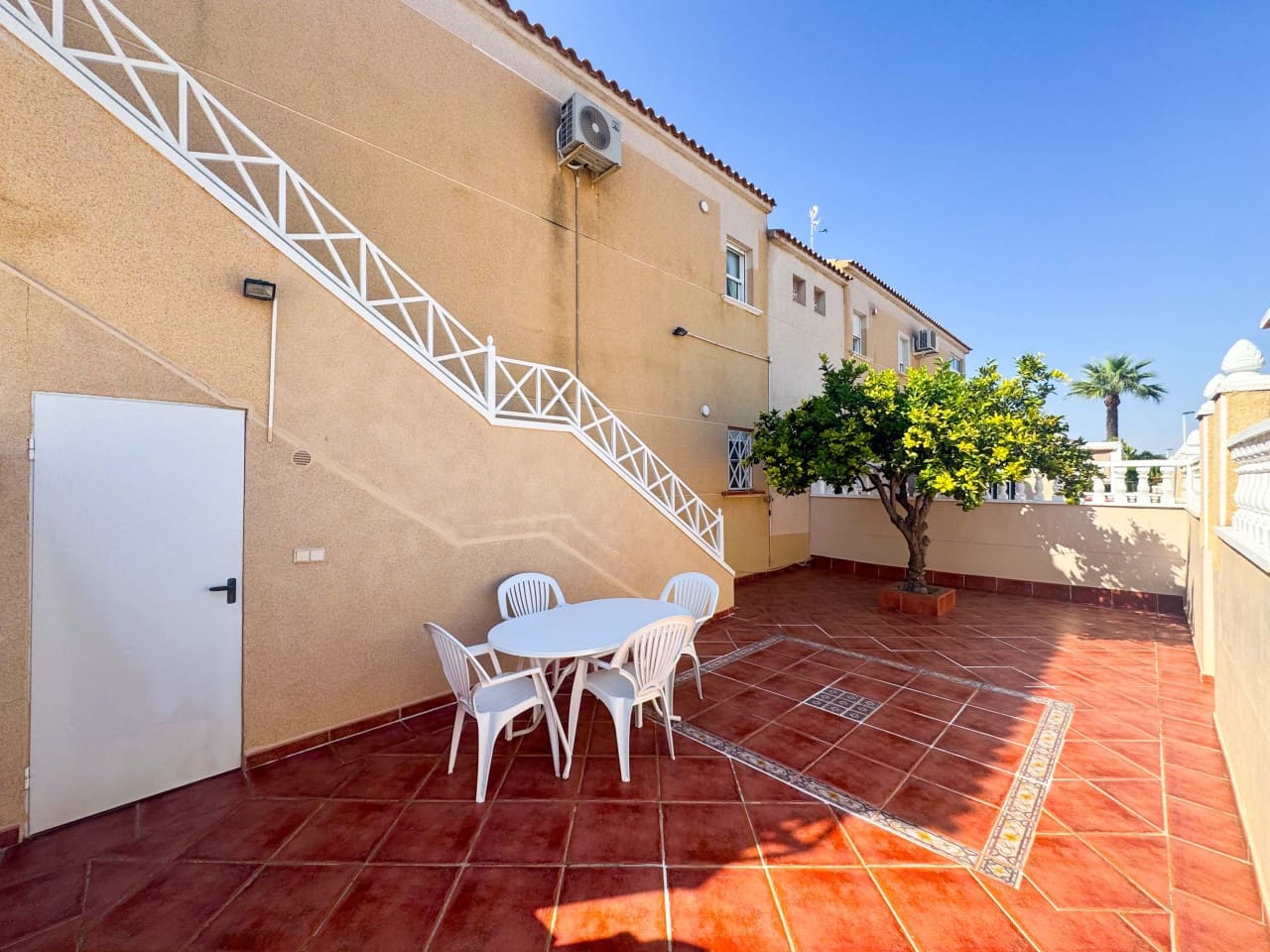 2 bedroom Villa for sale in Torrevieja with pool garage - € 169,900 (Ref: 9288403)