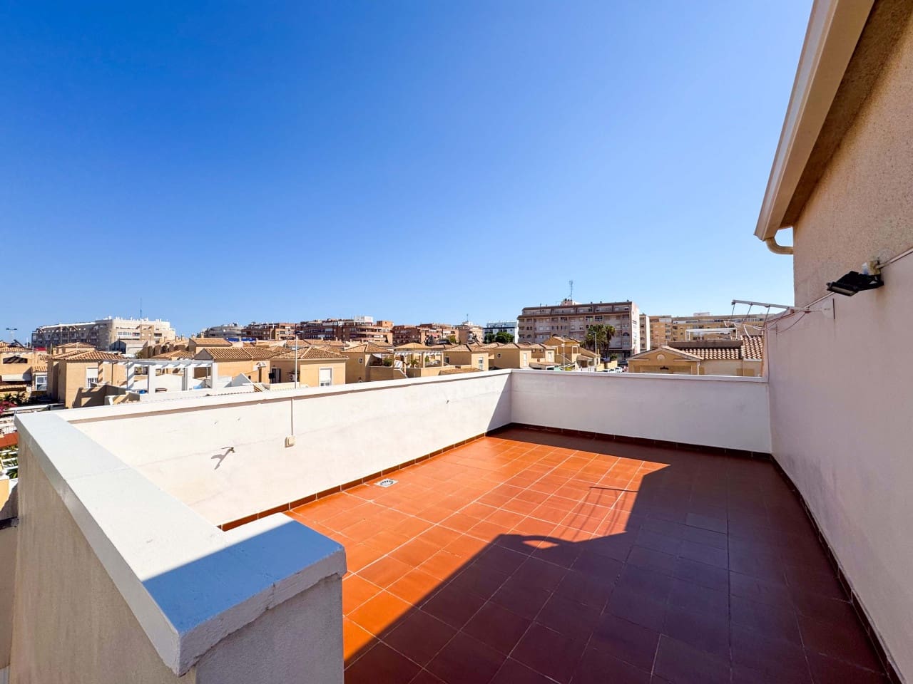 2 bedroom Villa for sale in Torrevieja with pool garage - € 169,900 (Ref: 9288403)