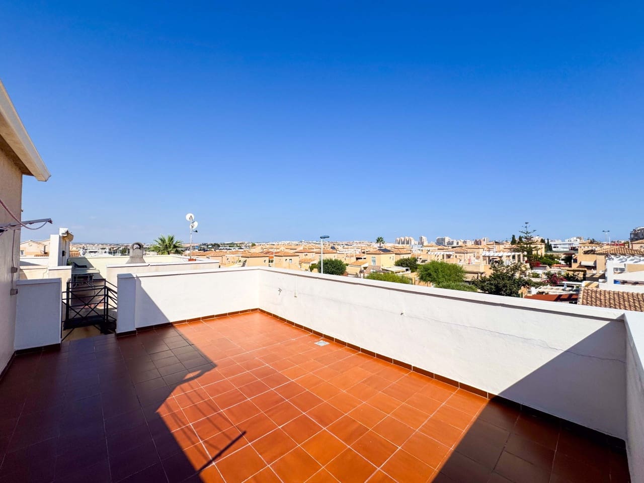 2 bedroom Villa for sale in Torrevieja with pool garage - € 169,900 (Ref: 9288403)