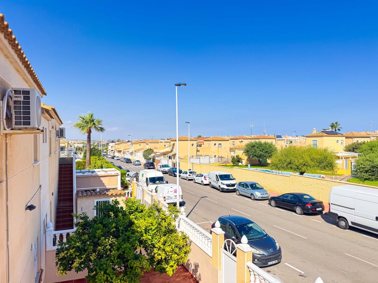 2 bedroom Villa for sale in Torrevieja with pool garage - € 169,900 (Ref: 9288403)