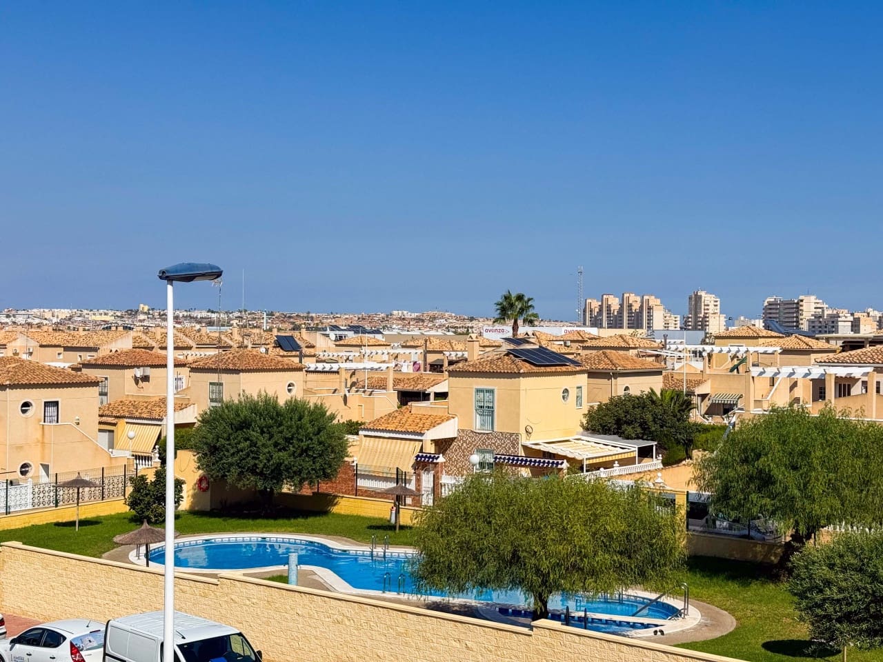 2 bedroom Villa for sale in Torrevieja with pool garage - € 169,900 (Ref: 9288403)