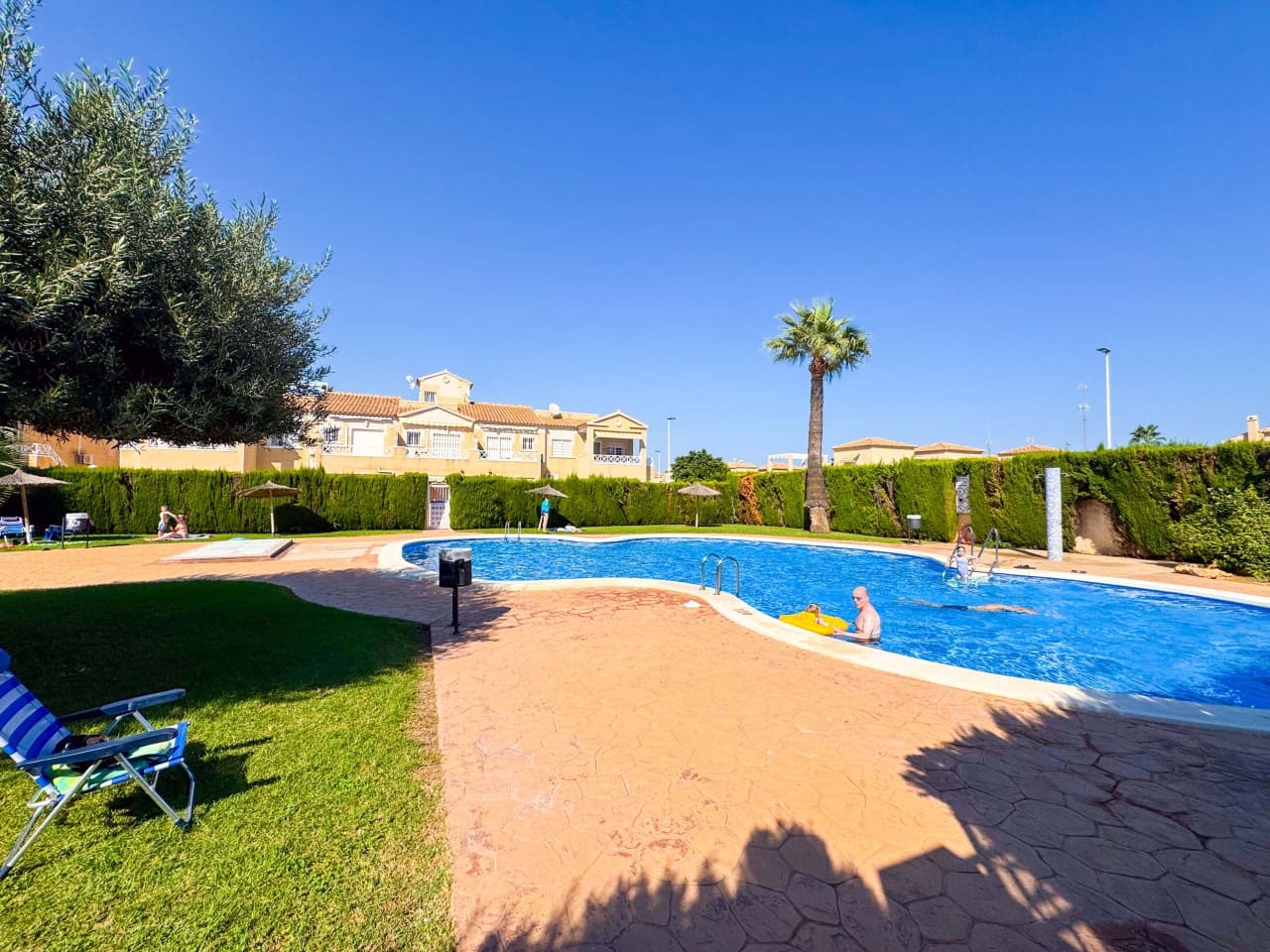 2 bedroom Villa for sale in Torrevieja with pool garage - € 169,900 (Ref: 9288403)