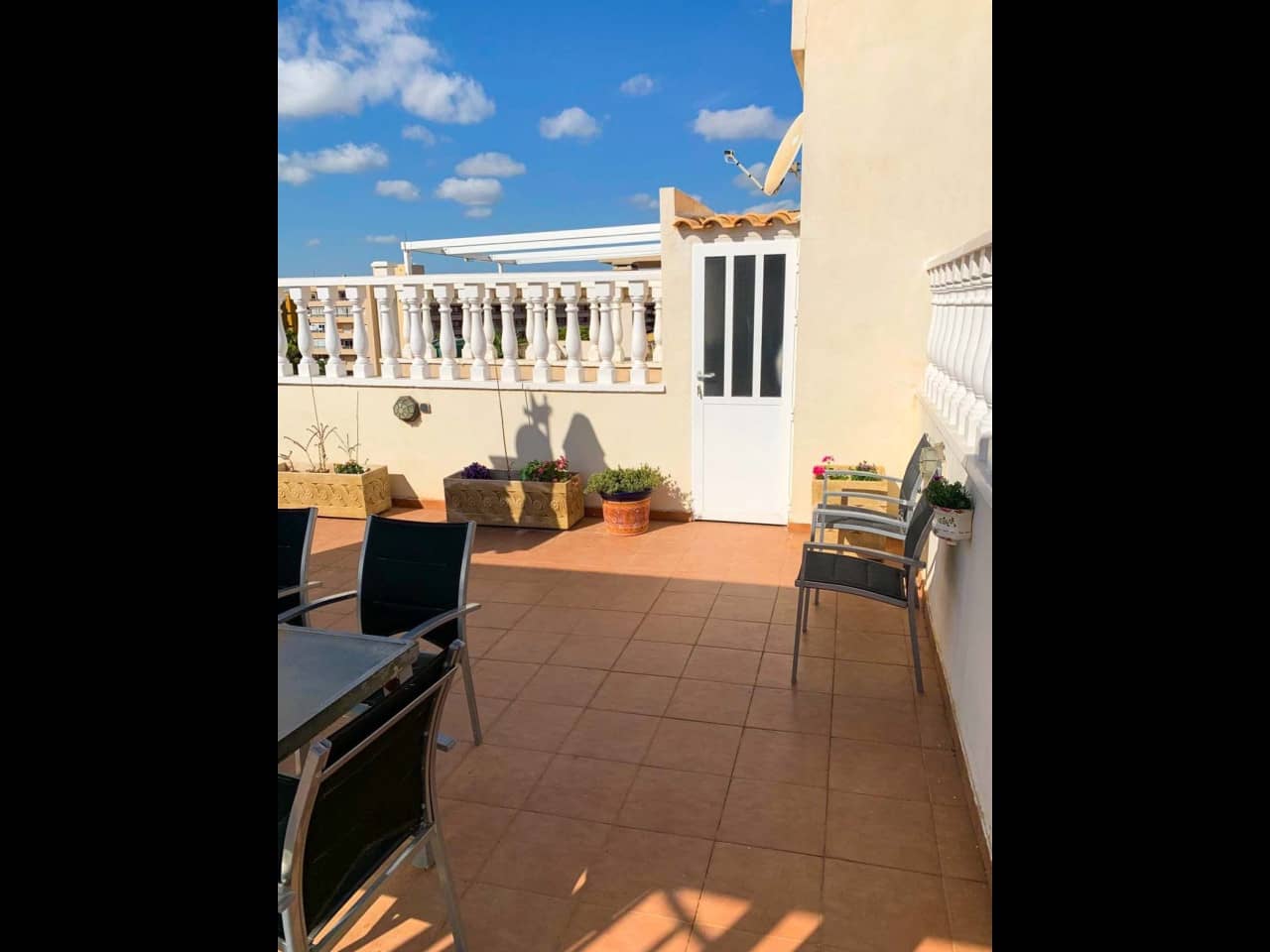 2 bedroom Apartment for sale in Torrevieja with pool garage - € 250,000 (Ref: 9288405)