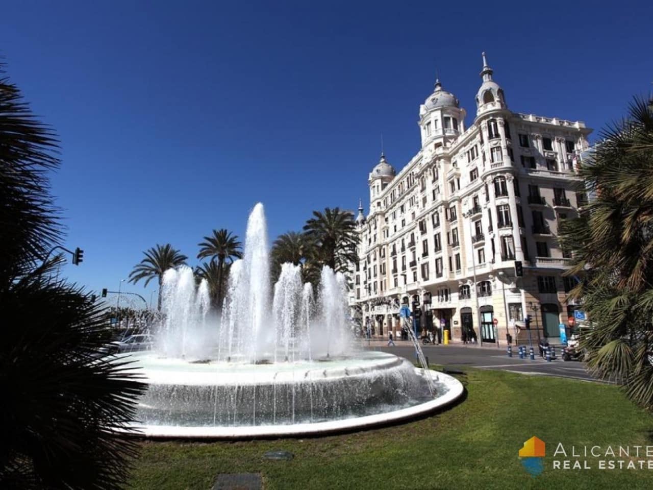 3 bedroom Apartment for sale in Alicante / Alacant city with pool - € 468,600 (Ref: 9291196)