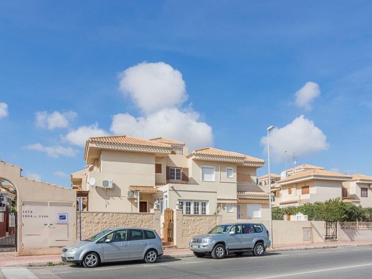 3 soverom Hus til salgs i Playa Flamenca med svømmebasseng garasje - € 239 000 (Ref: 9301507)