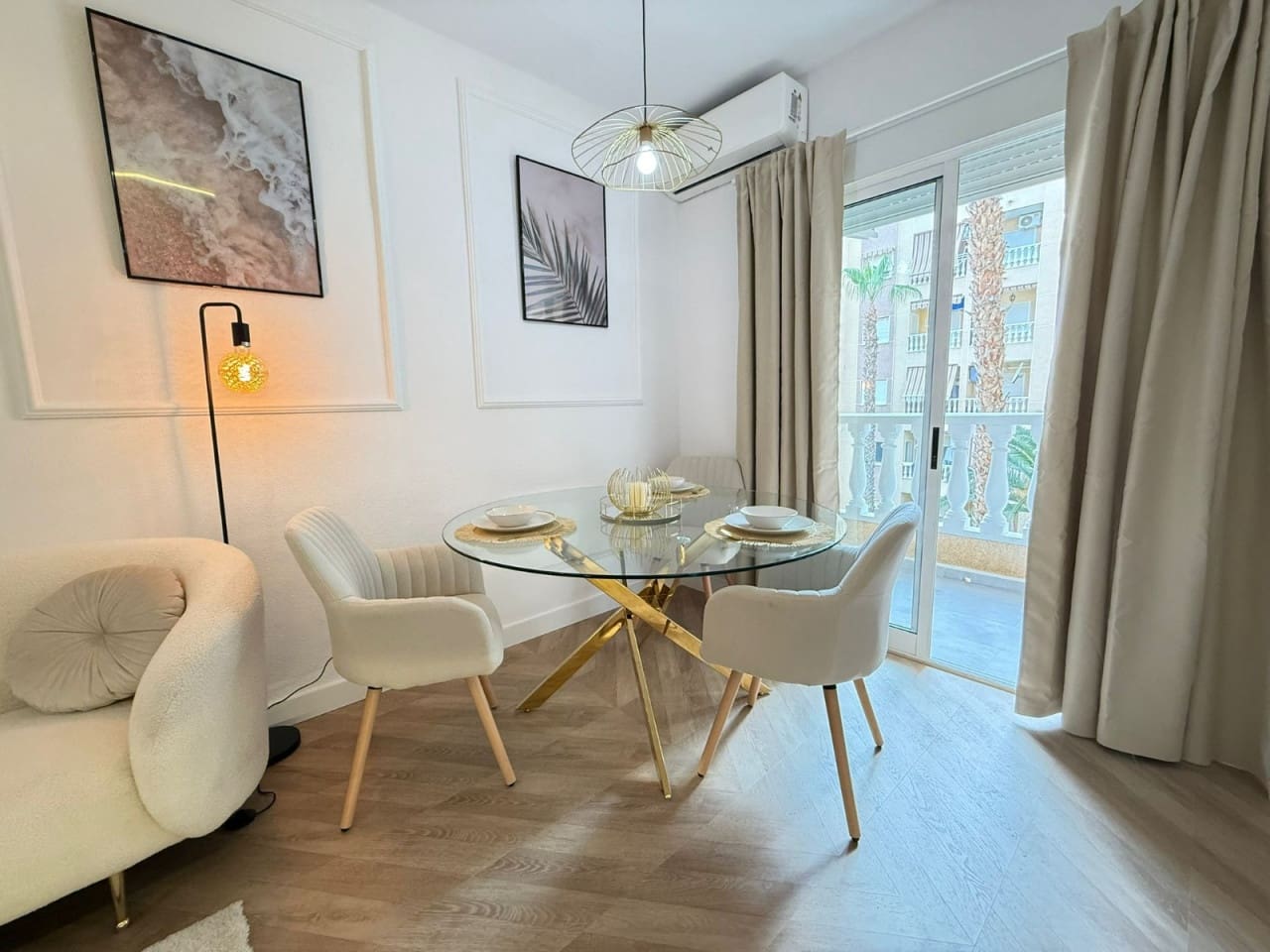 2 soveværelse Lejlighed til salg i Torrevieja med swimmingpool - € 169.000 (Ref: 9308138)