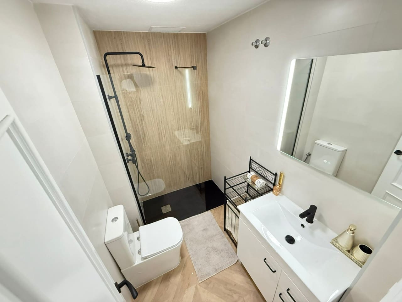 2 soveværelse Lejlighed til salg i Torrevieja med swimmingpool - € 169.000 (Ref: 9308138)