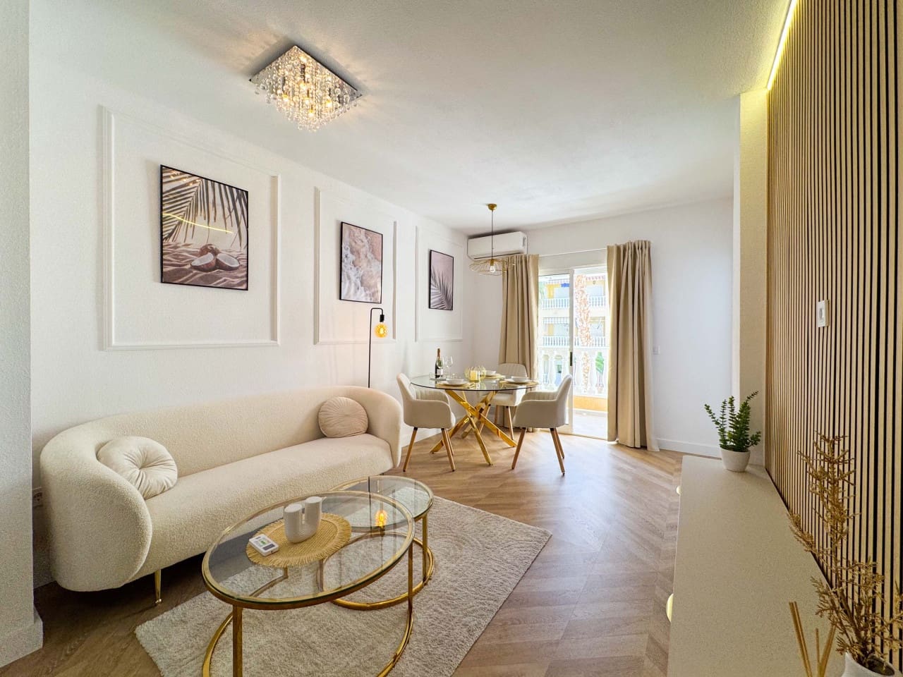 2 soveværelse Lejlighed til salg i Torrevieja med swimmingpool - € 169.000 (Ref: 9308138)