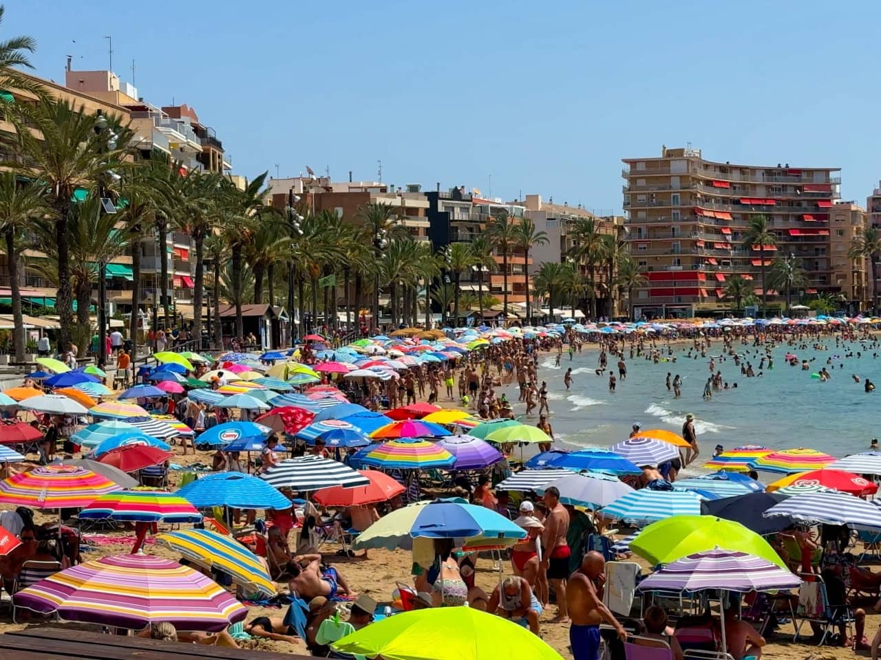 2 soveværelse Lejlighed til salg i Torrevieja med swimmingpool - € 169.000 (Ref: 9308138)