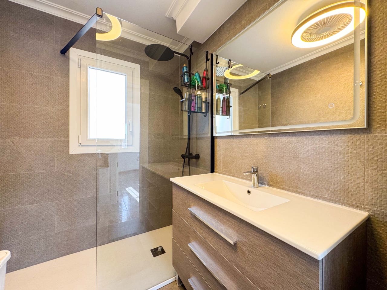 2 soveværelse Byhus til salg i La Regia med swimmingpool garage - € 229.000 (Ref: 9322367)