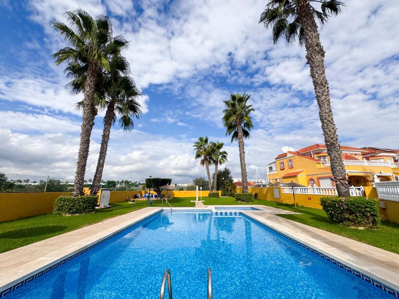 2 soveværelse Byhus til salg i La Regia med swimmingpool garage - € 229.000 (Ref: 9322367)