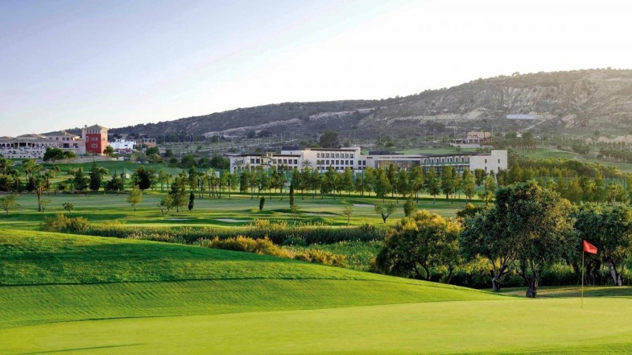 Chalet de 3 habitaciones en Algorfa en venta con piscina - 599.000 € (Ref: 9358967)