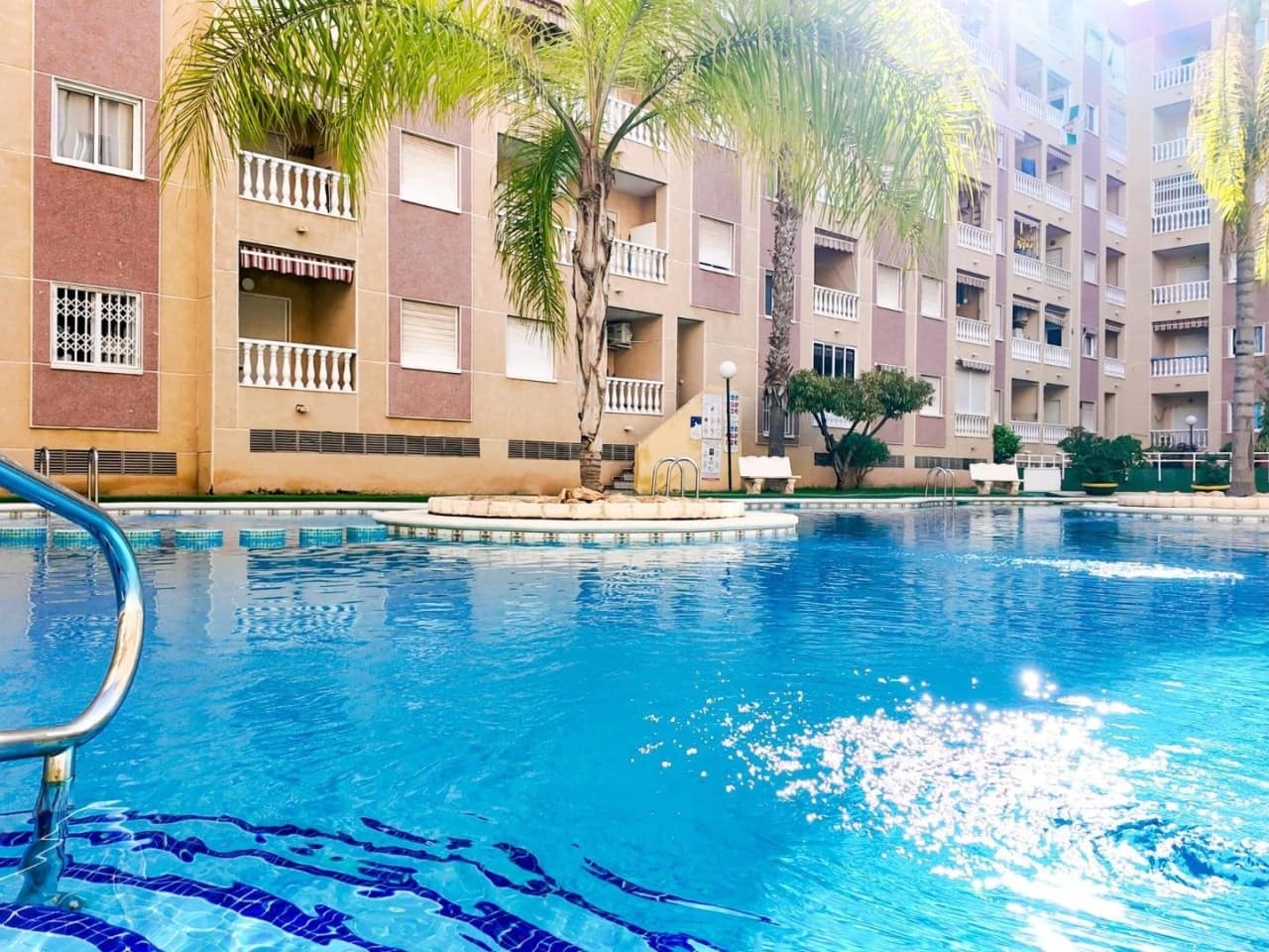 2 chambre Appartement à vendre à Torrevieja avec piscine - 169 900 € (Ref: 9363319)