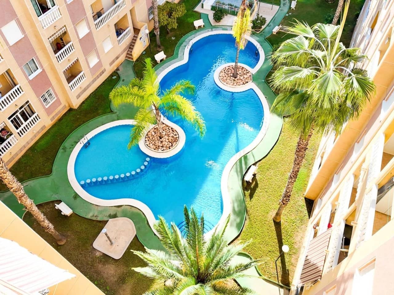 2 chambre Appartement à vendre à Torrevieja avec piscine - 169 900 € (Ref: 9363319)