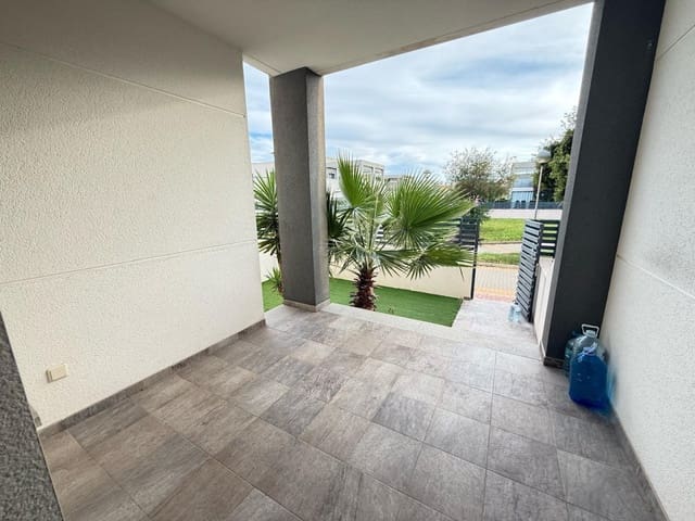 2 sypialnia Willa na sprzedaż w Aguas Nuevas, Torrevieja z basenem garażem - 197 900 € (Ref: 9363321)