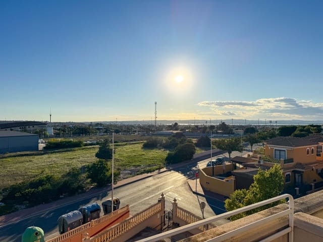 3 bedroom Townhouse for sale in Aguas Nuevas, Torrevieja with pool garage - € 220,000 (Ref: 9369083)