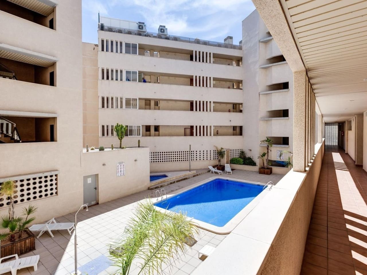 2 sovrum Lägenhet till salu i Torrevieja med pool - 180 000 € (Ref: 9378535)