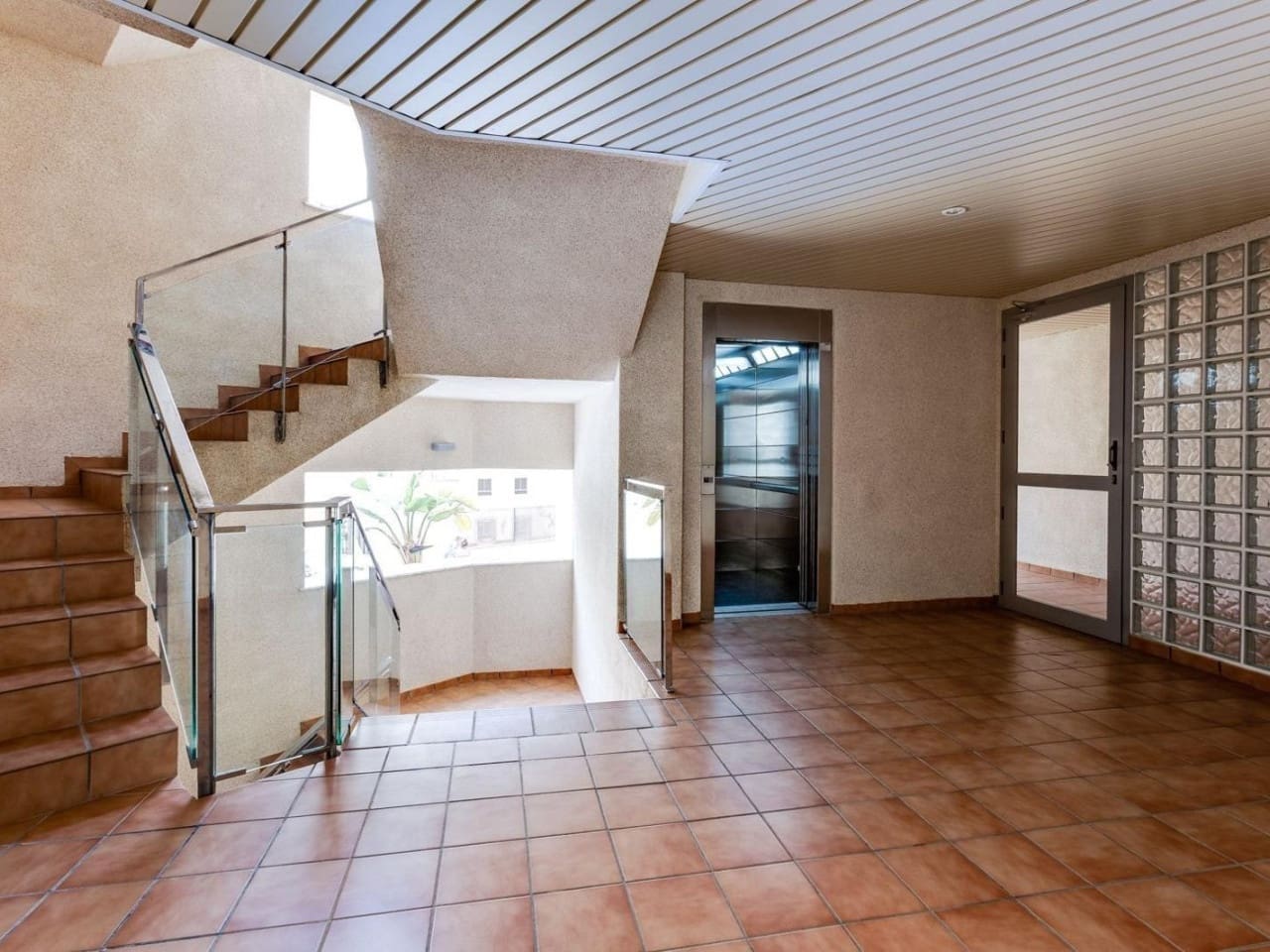 2 sovrum Lägenhet till salu i Torrevieja med pool - 180 000 € (Ref: 9378535)