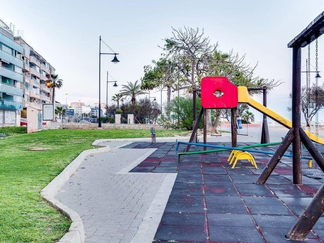 2 sovrum Lägenhet till salu i Torrevieja med pool - 180 000 € (Ref: 9378535)