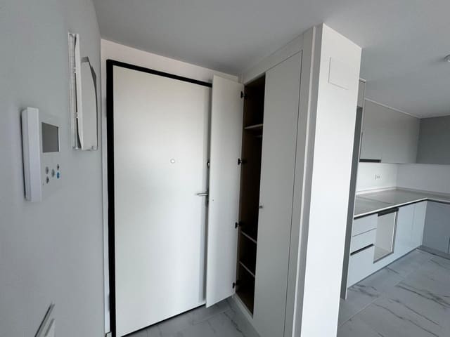 3 chambre Appartement à vendre à Punta Prima, Orihuela avec piscine garage - 469 900 € (Ref: 9380166)