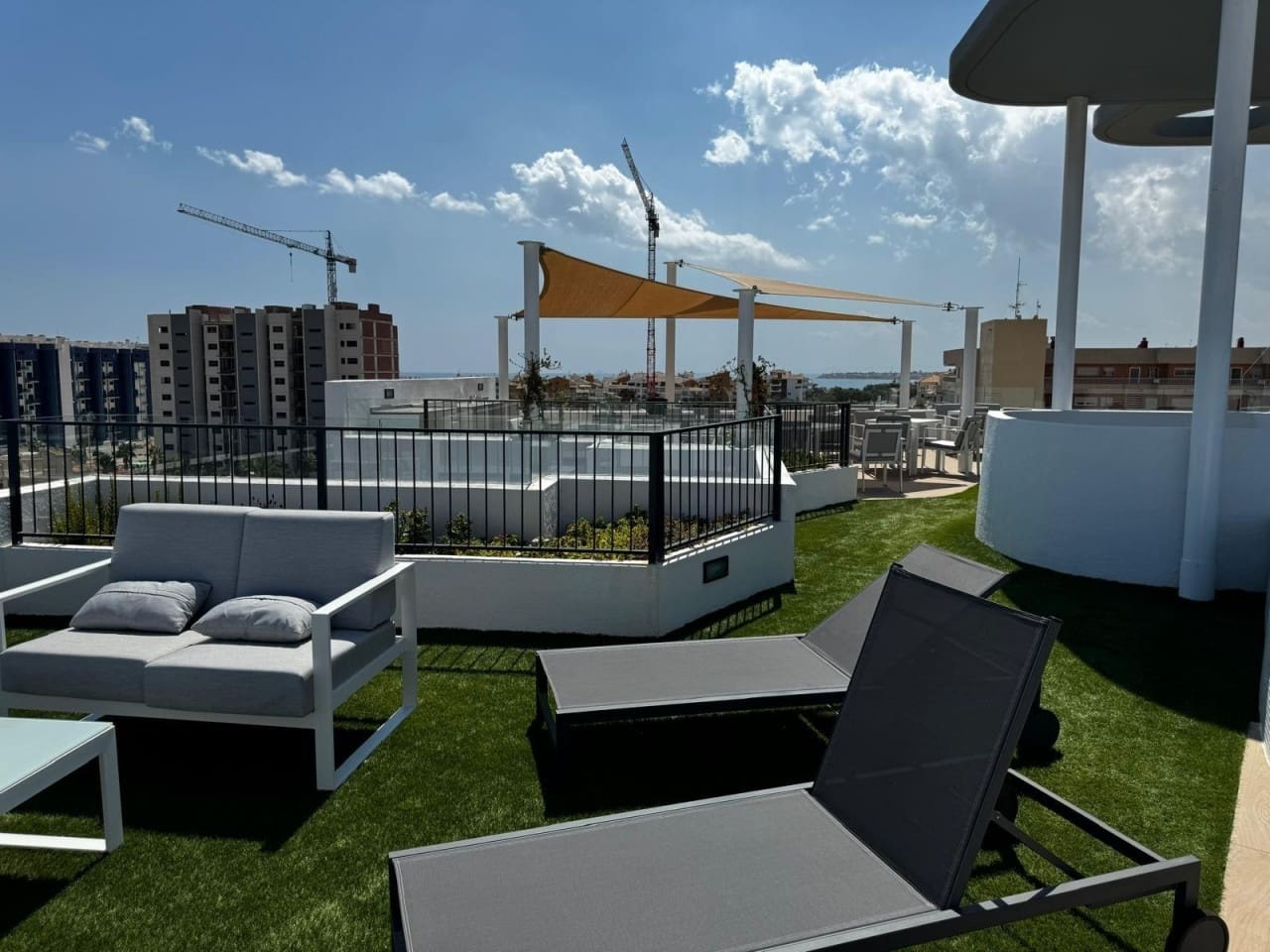 3 sovrum Lägenhet till salu i Orihuela Costa med pool garage - 469 900 € (Ref: 9380166)