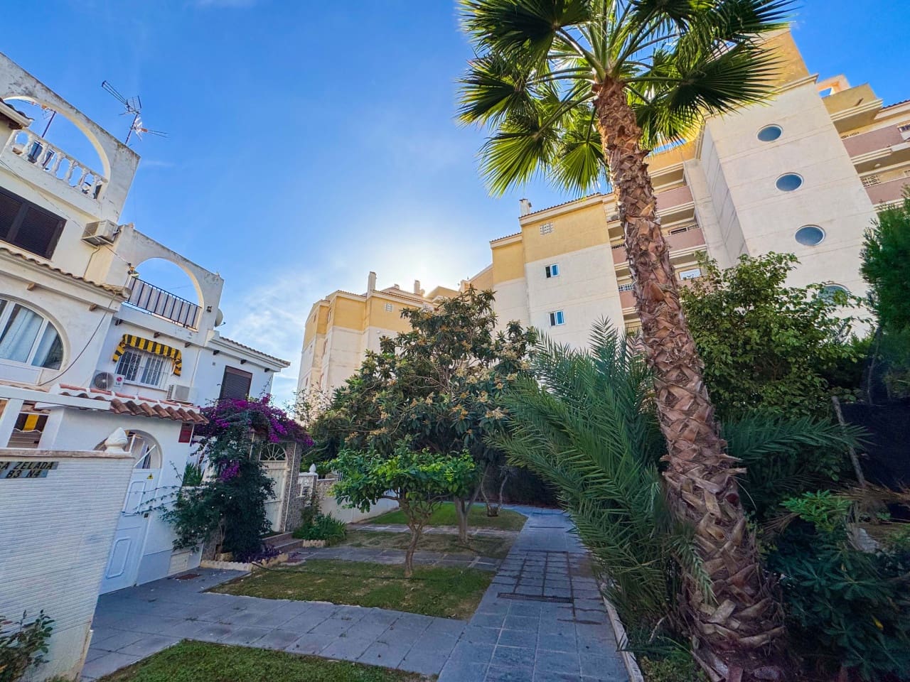 1 slaapkamer Appartement te koop in Torrevieja met zwembad - € 110.000 (Ref: 9386723)