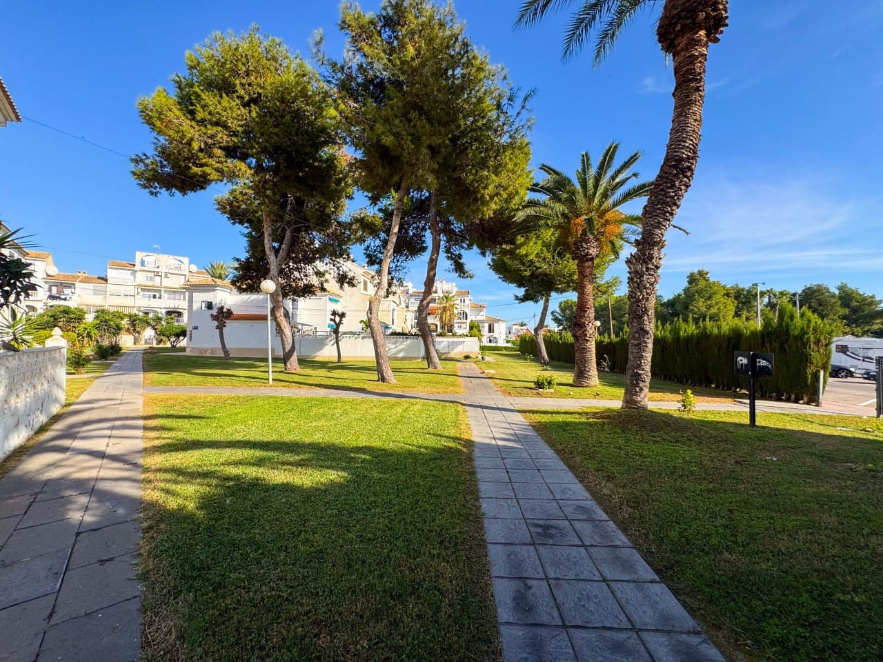 1 slaapkamer Appartement te koop in Torrevieja met zwembad - € 110.000 (Ref: 9386723)