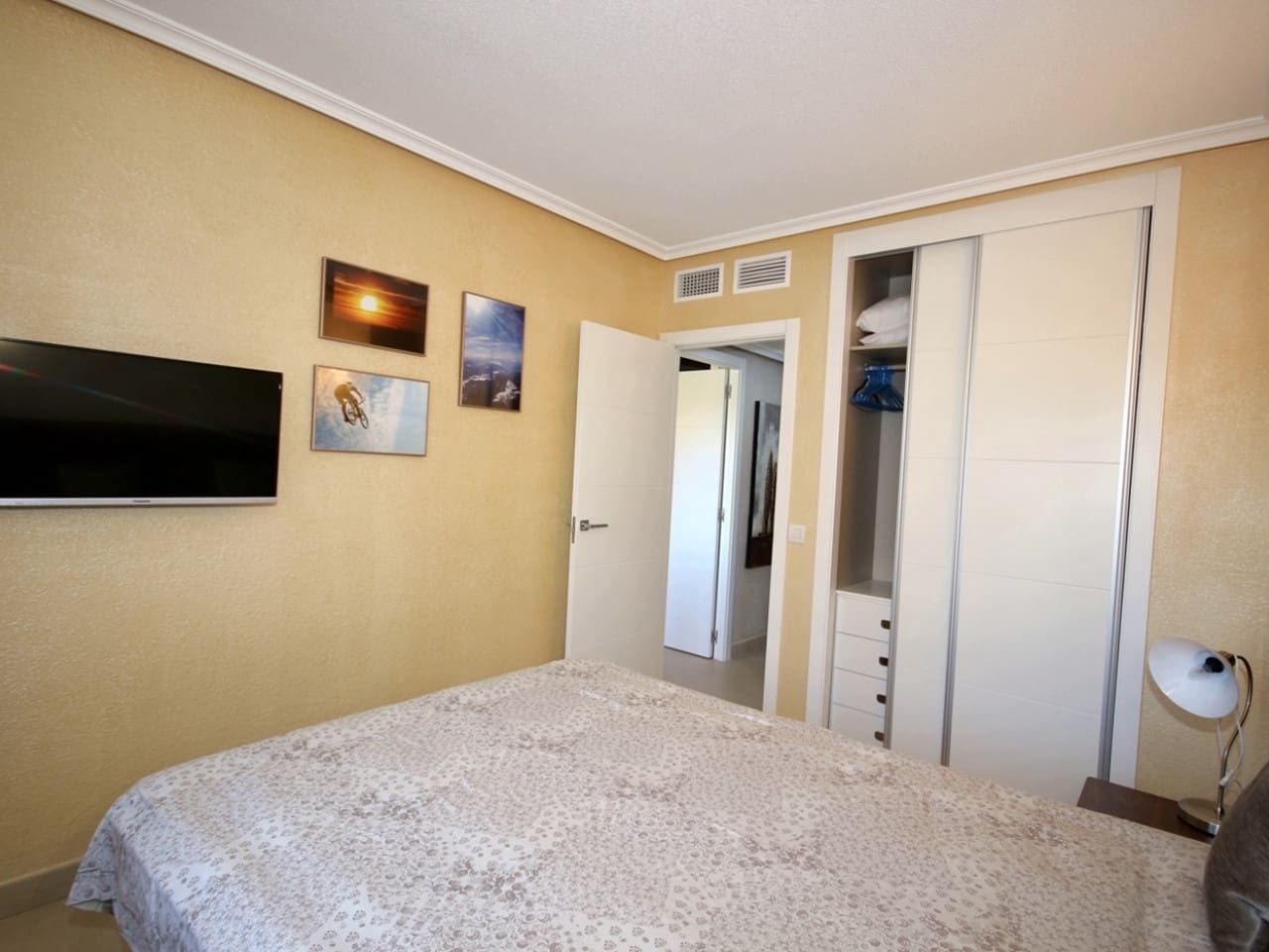 3 sypialnia Apartament na sprzedaż w Orihuela Costa z basenem garażem - 480 000 € (Ref: 9395313)