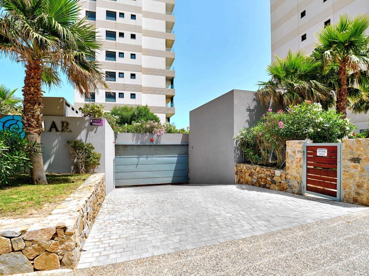 3 sypialnia Apartament na sprzedaż w Orihuela Costa z basenem garażem - 480 000 € (Ref: 9395313)