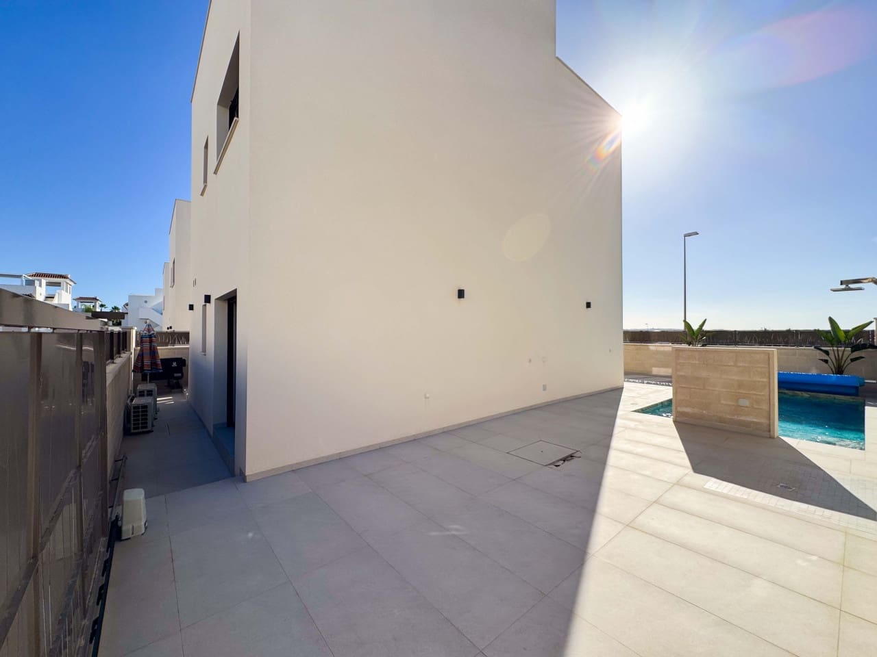 Chalet de 3 habitaciones en Ciudad Quesada en venta con piscina - 690.000 € (Ref: 9398764)