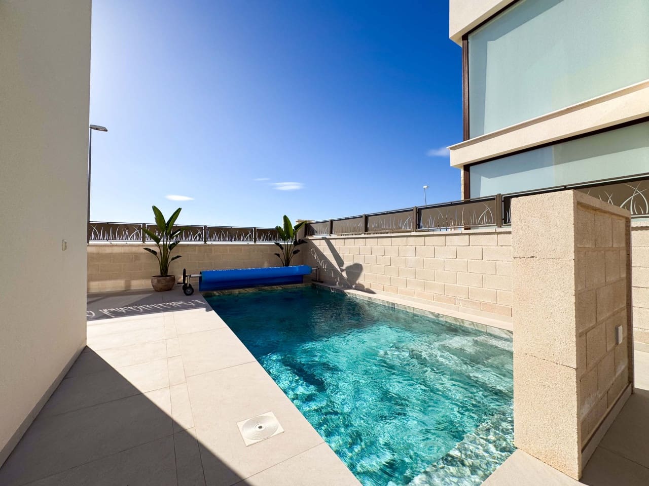 Chalet de 3 habitaciones en Ciudad Quesada en venta con piscina - 690.000 € (Ref: 9398764)